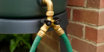 Best Rain Barrel Hose Shutoff Valves and Splitters for Low-Pressure Watering